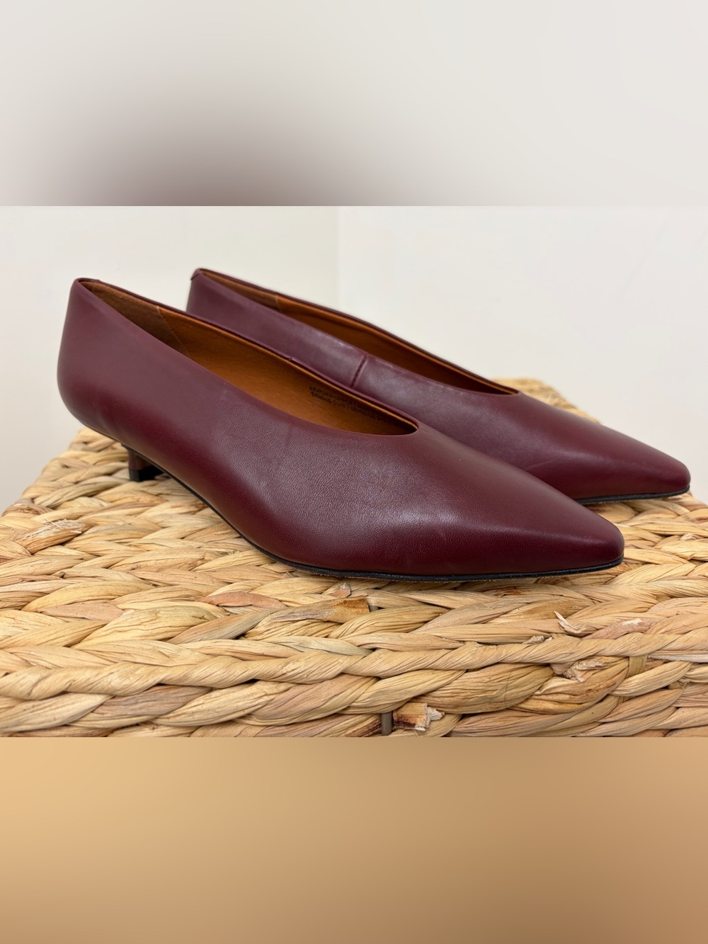 Women's Burgundy Pointed-Toe Leather Low Heel Flats